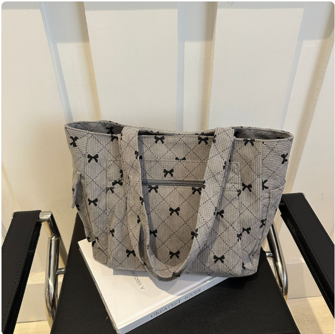 Minimalist Underarm Tote