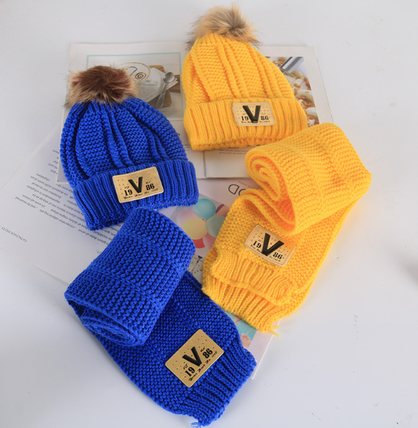 Kids' Fleece Hat & Scarf Set