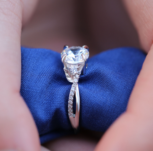 Round Stone Ring