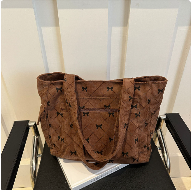 Minimalist Underarm Tote