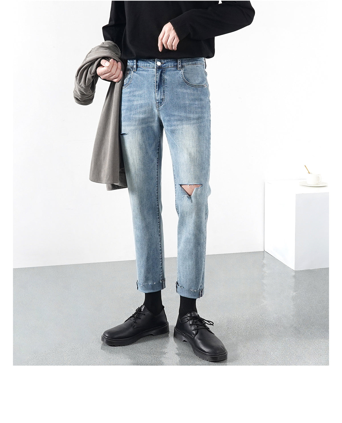 Lightweight Ripped Jeans