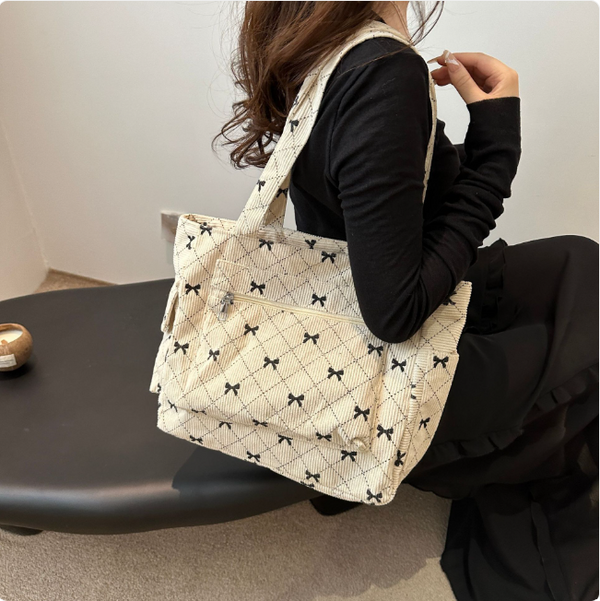 Minimalist Underarm Tote