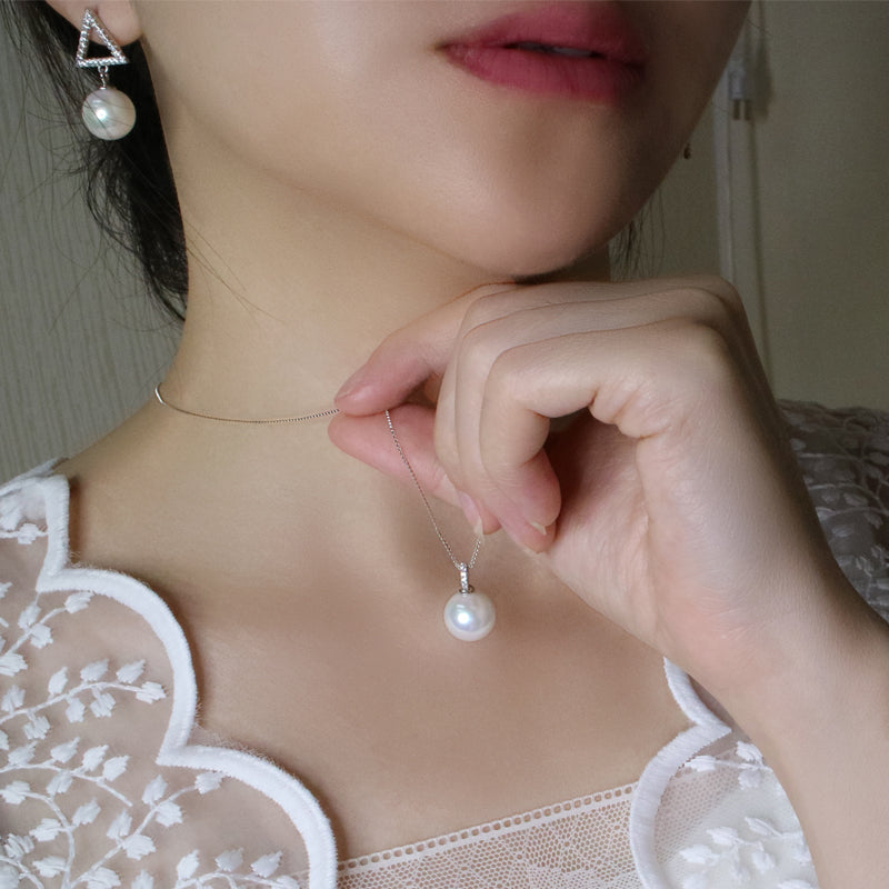 Black Pearl Pendant Necklace