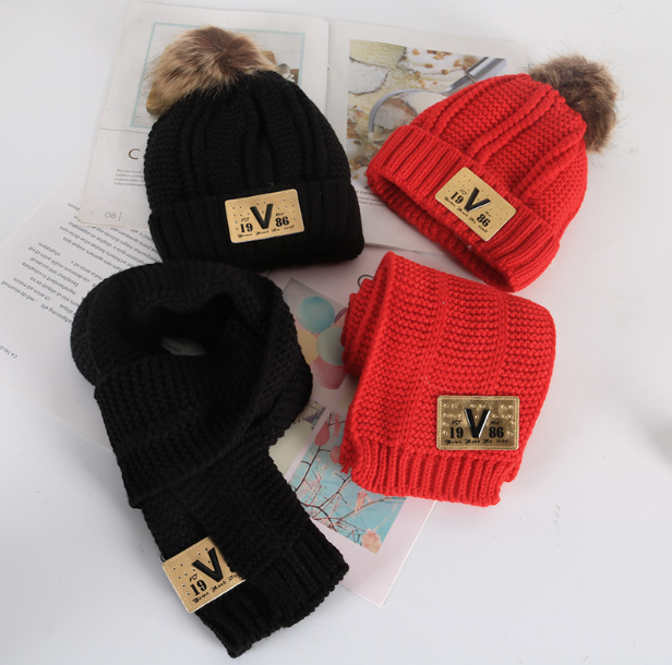 Kids' Fleece Hat & Scarf Set
