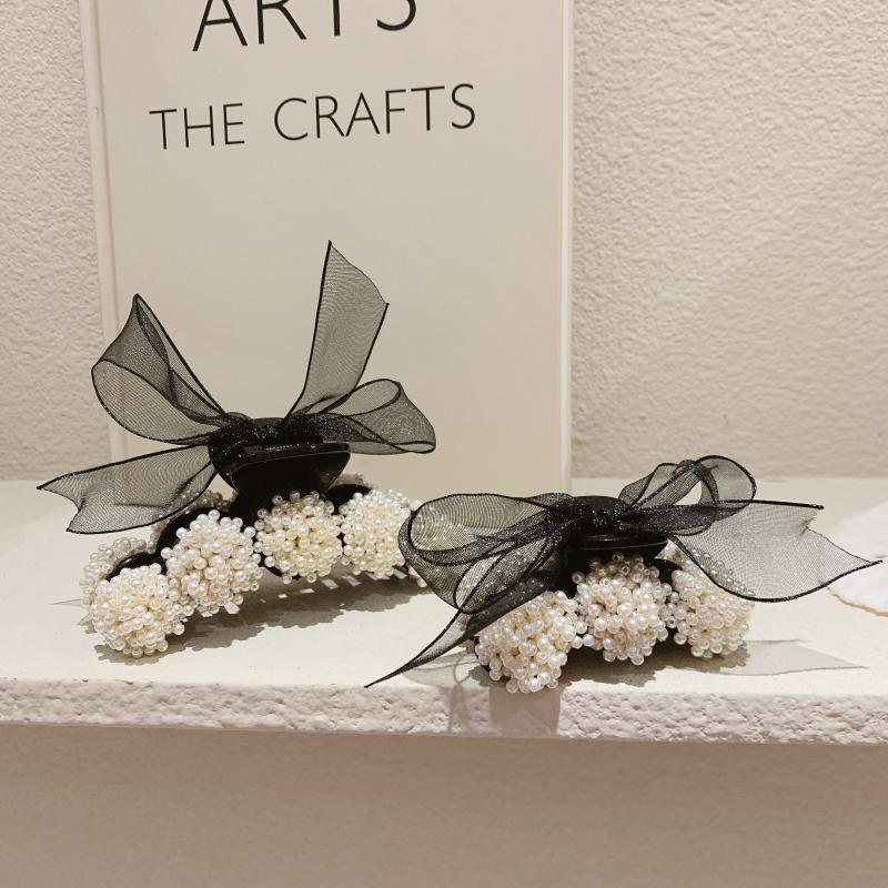 Pearl Bow Hair Claw Set
