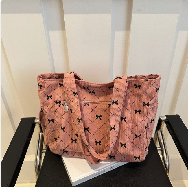 Minimalist Underarm Tote