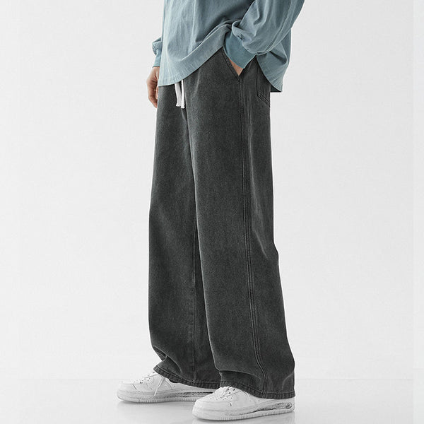 Relaxed Straight Jeans